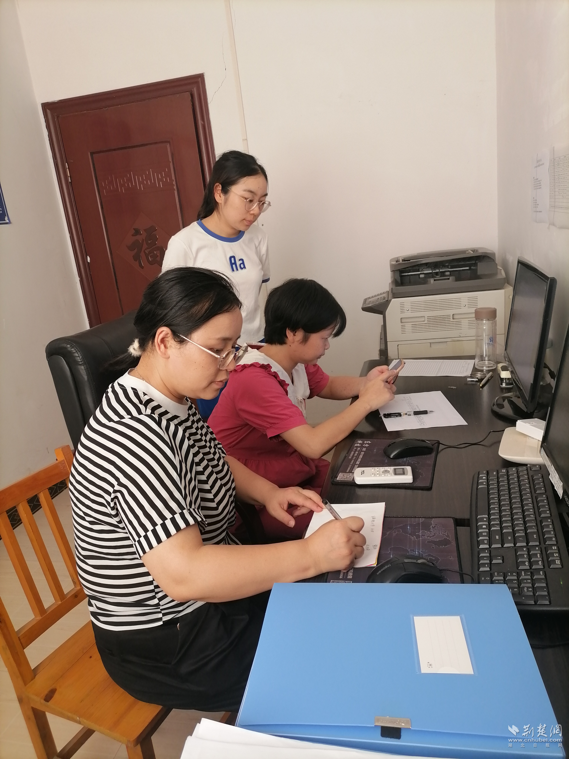 巴東縣 多措并舉力促政務(wù)服務(wù)提檔升級(jí) 證照代辦服務(wù)